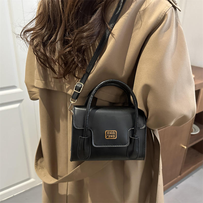 Ultra-trendy Versatile Small Shoulder Tote Best-selling Mini Square Tassel Chain Strap Bag